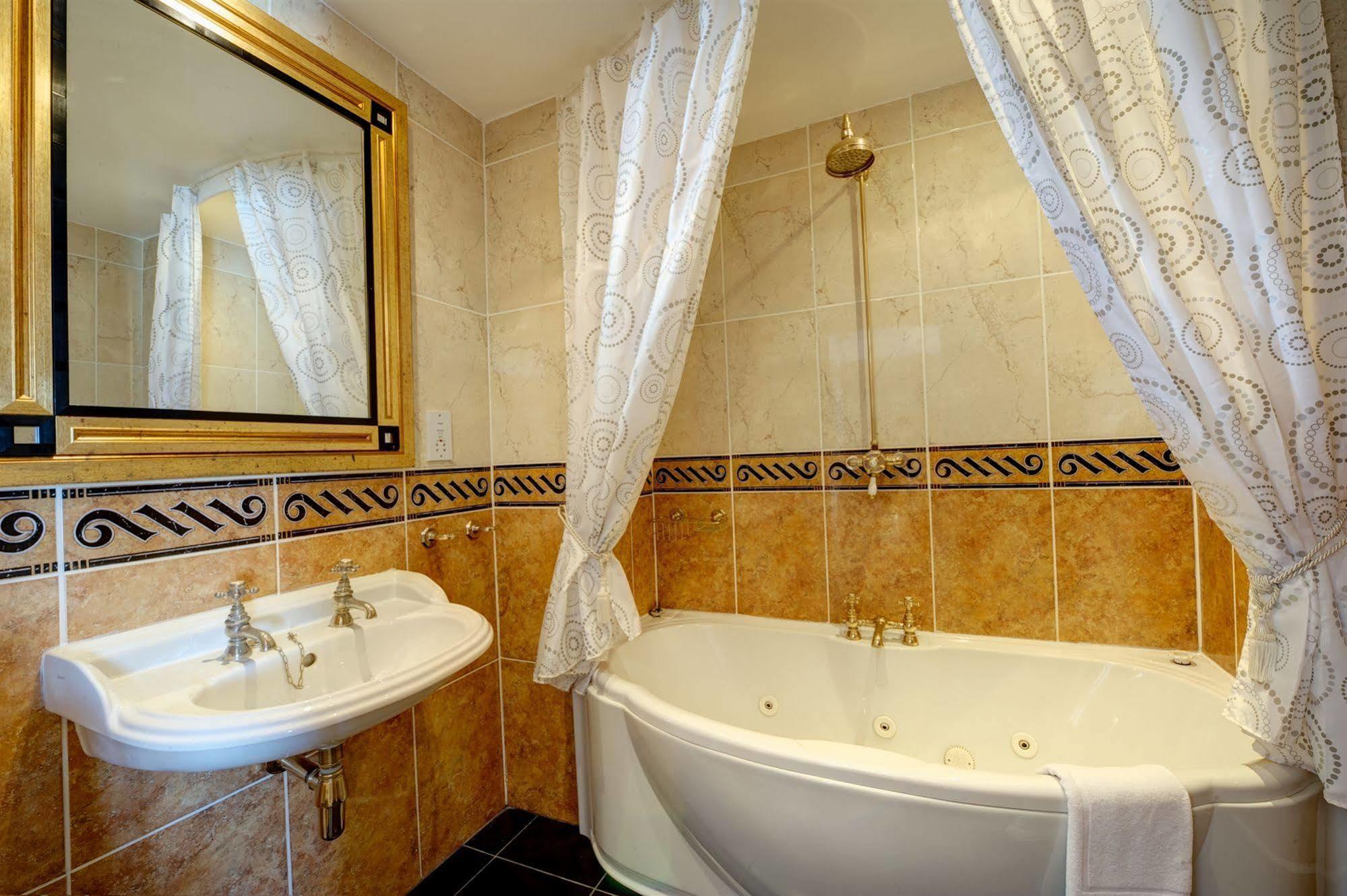 Clough Manor Hotel Denshaw Ngoại thất bức ảnh